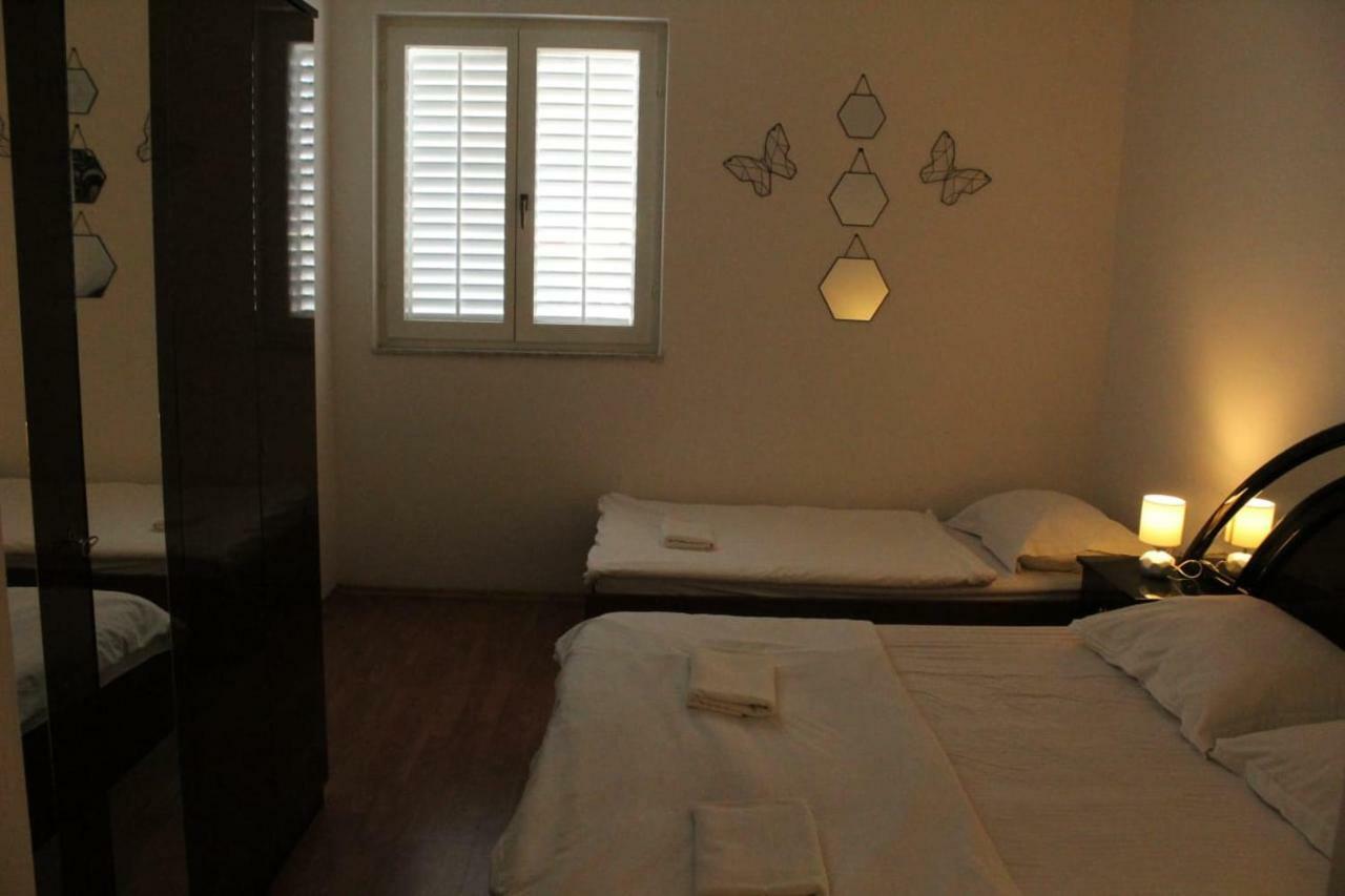 Apartment Pirovic Turanj Kültér fotó