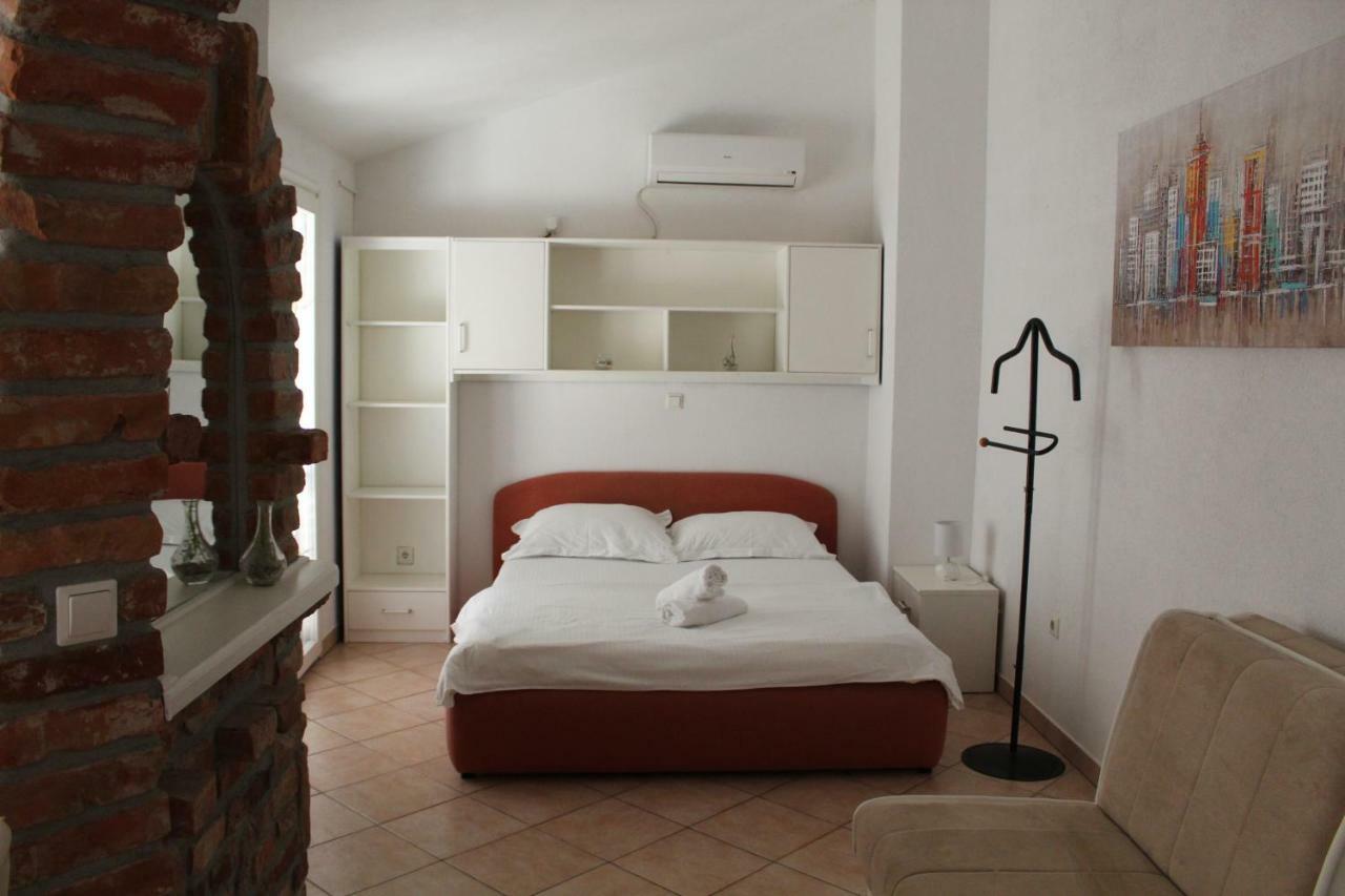 Apartment Pirovic Turanj Kültér fotó
