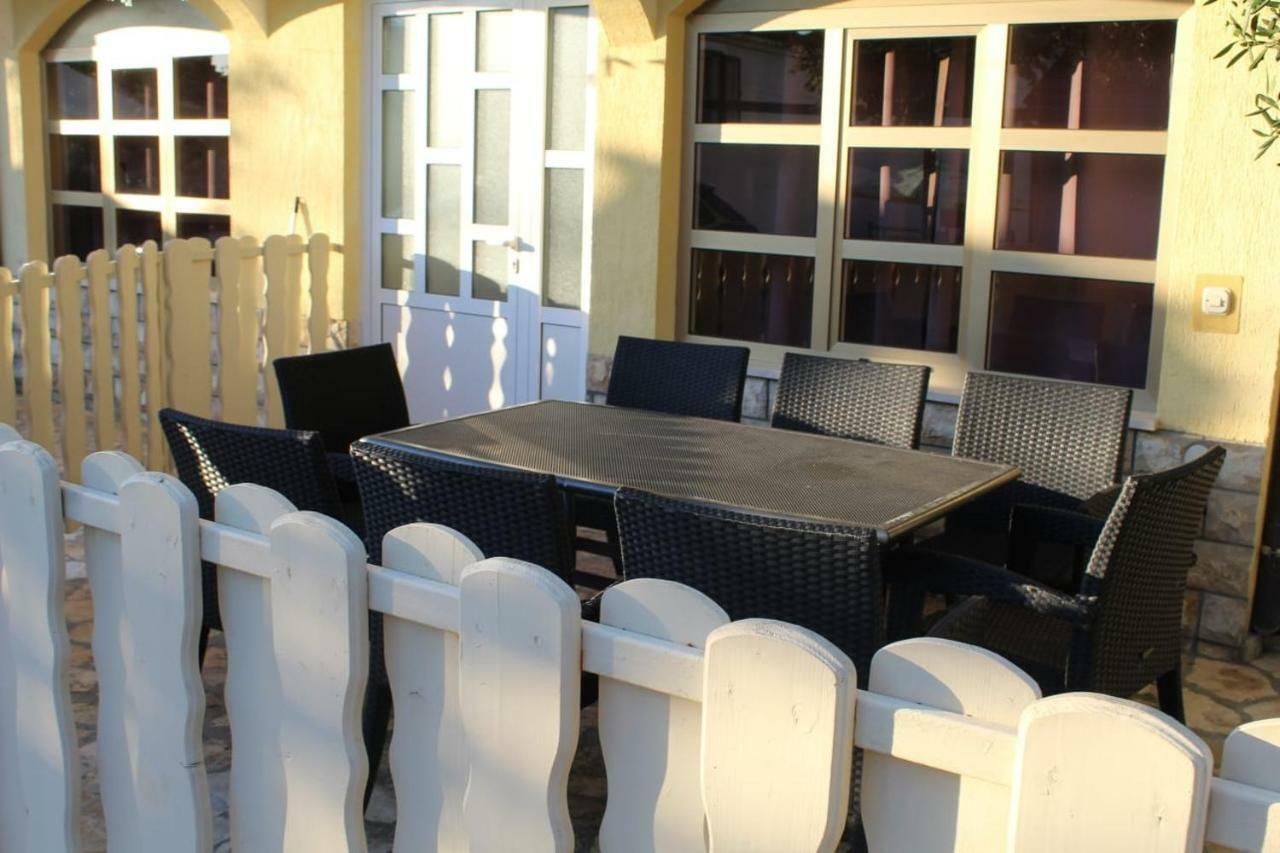 Apartment Pirovic Turanj Kültér fotó