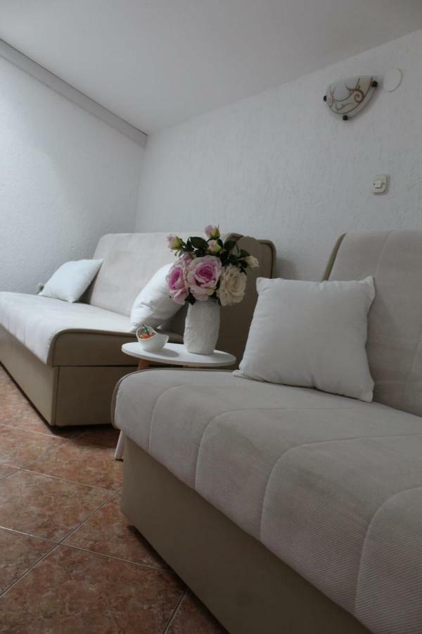 Apartment Pirovic Turanj Kültér fotó